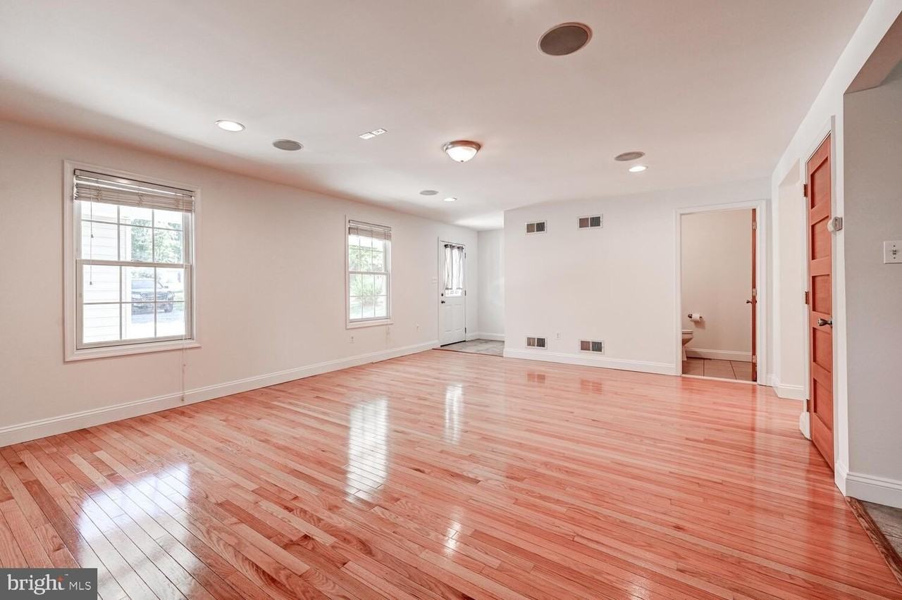 5404 Arcadia Ave - Photo 7 of 23