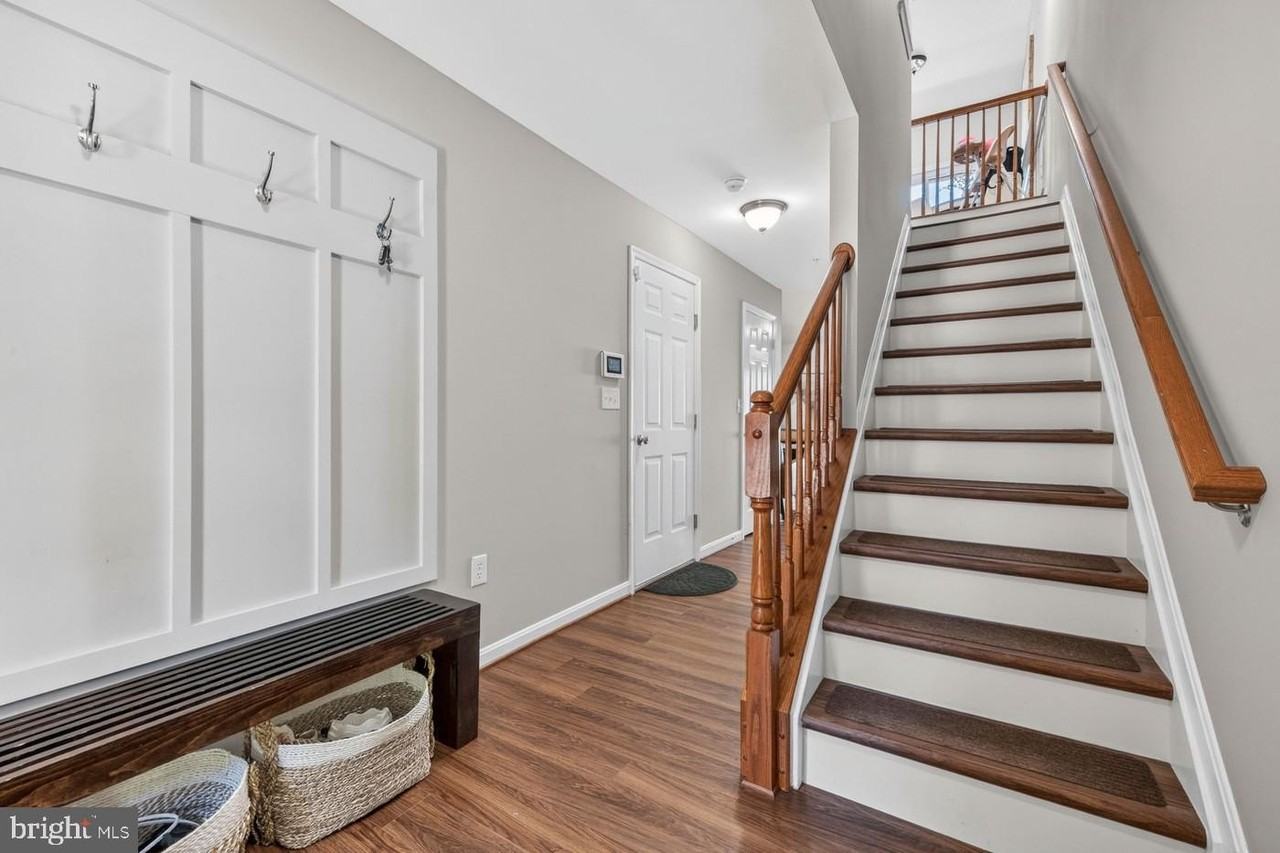 121 Polo Way - Photo 4 of 44