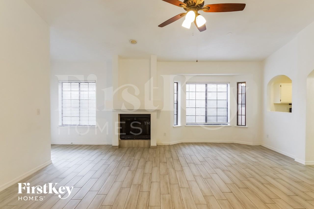 1622 E Villa Theresa Dr - Photo 5 of 18