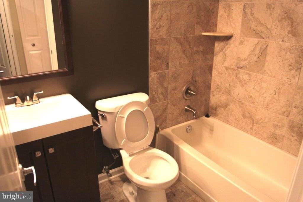 4773 Leyden Way - Photo 5 of 11