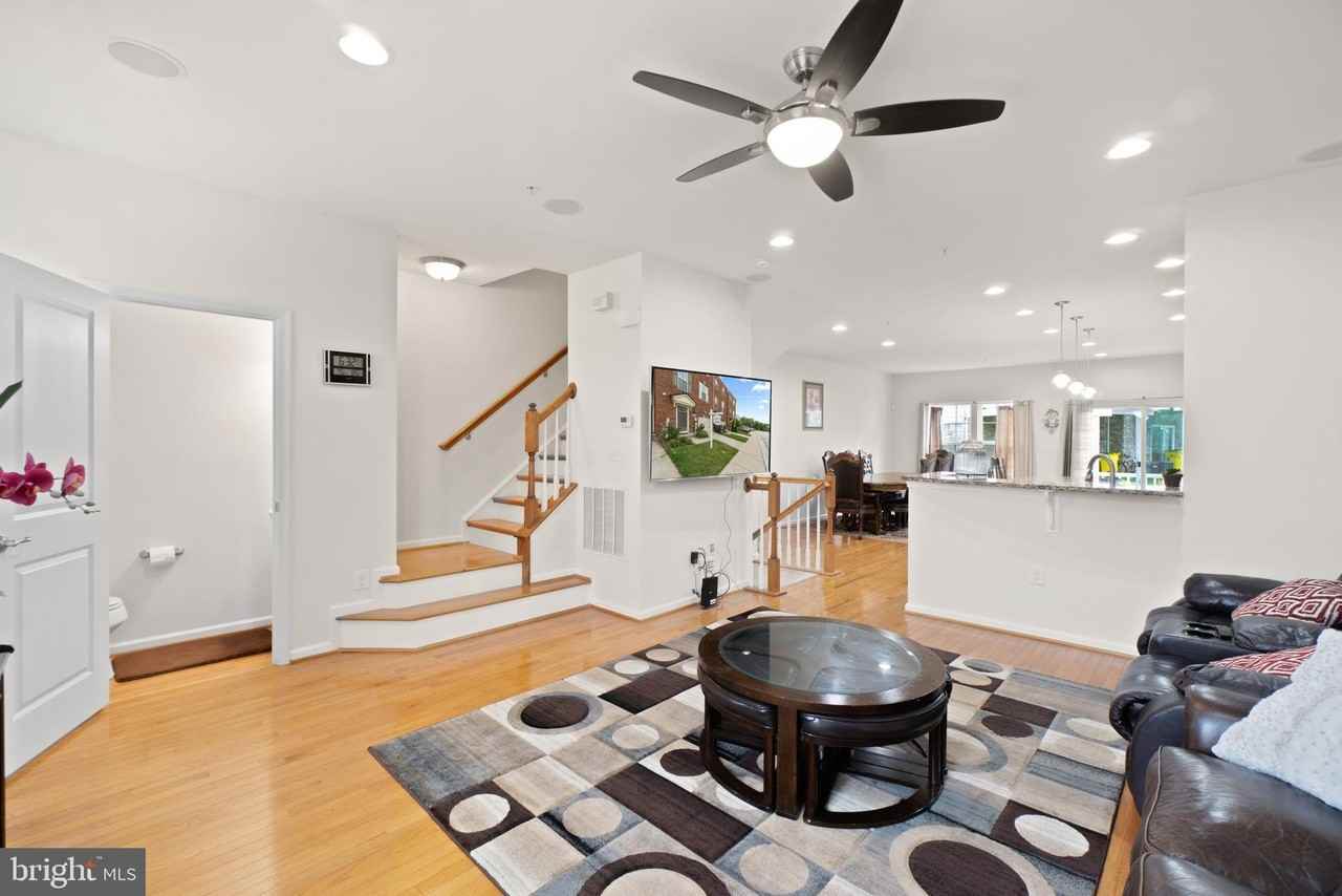 8056 Locust Mill St - Photo 4 of 24