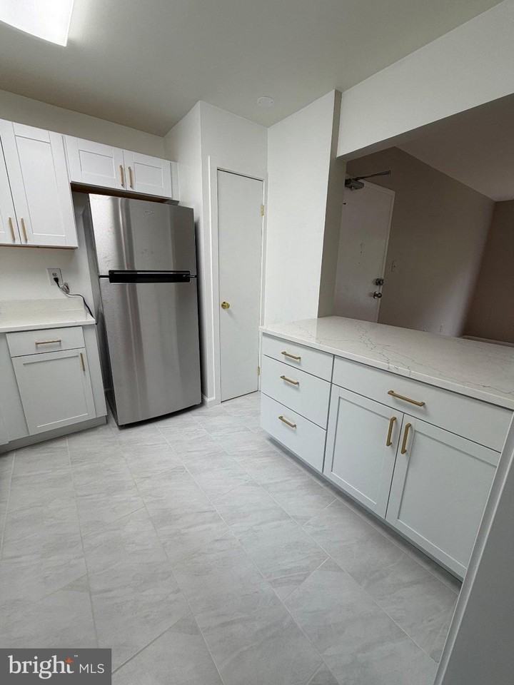 10305 Montrose Ave #M101 - Photo 7 of 21