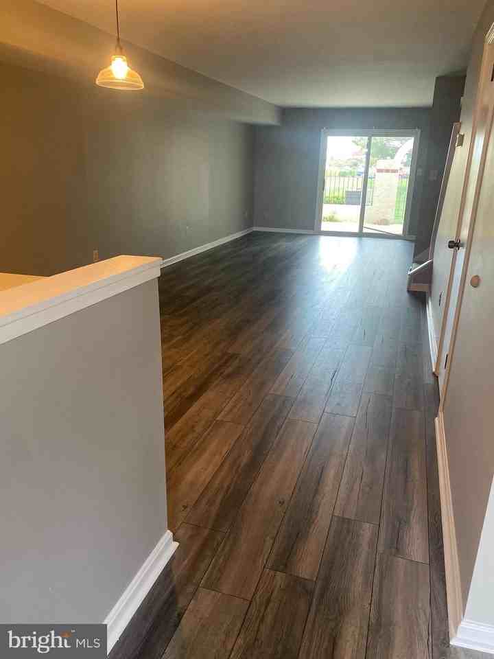 9-E Queen Victoria Way - Photo 6 of 35