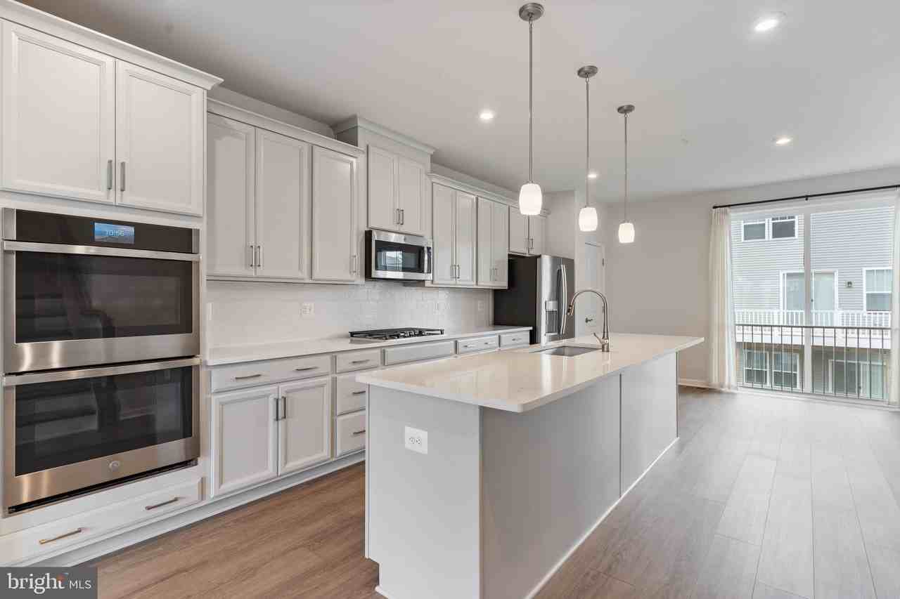 23450 Sugar Pine Ln - Photo 2 of 22