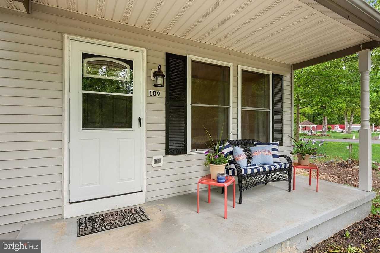 109 6th Ave - Photo 4 of 22