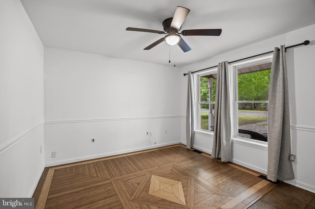 109 6th Ave - Photo 6 of 22