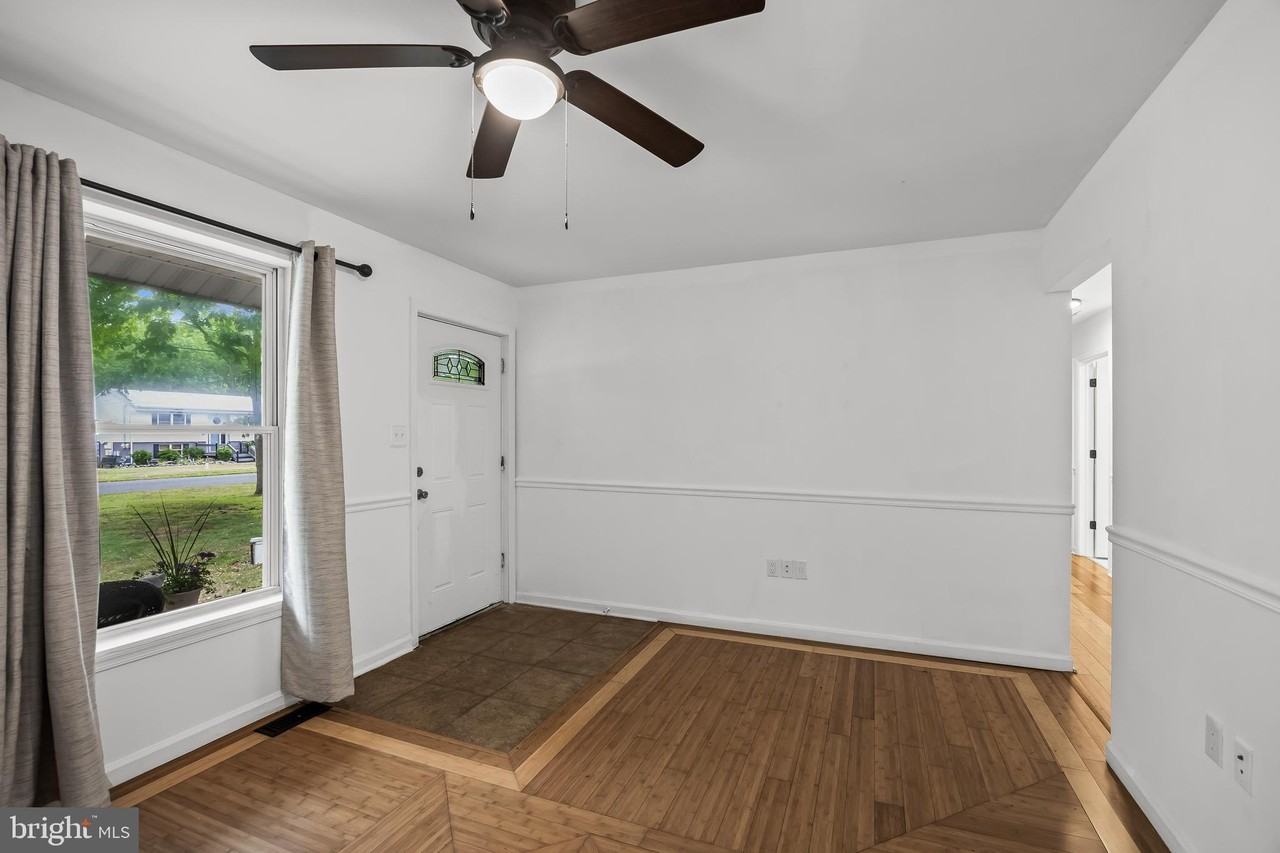 109 6th Ave - Photo 7 of 22