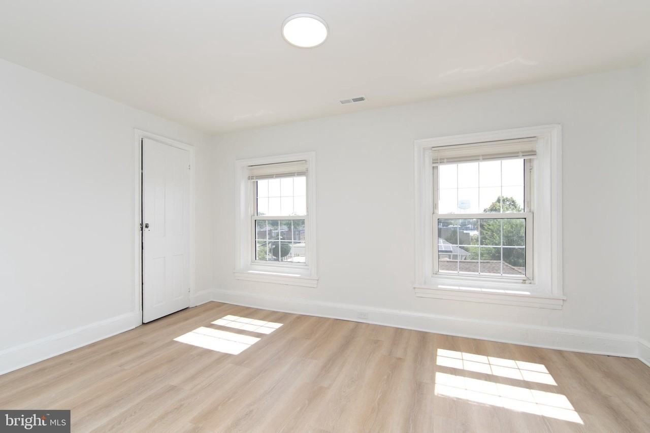 9 E Holly Ave #5 - Photo 2 of 34