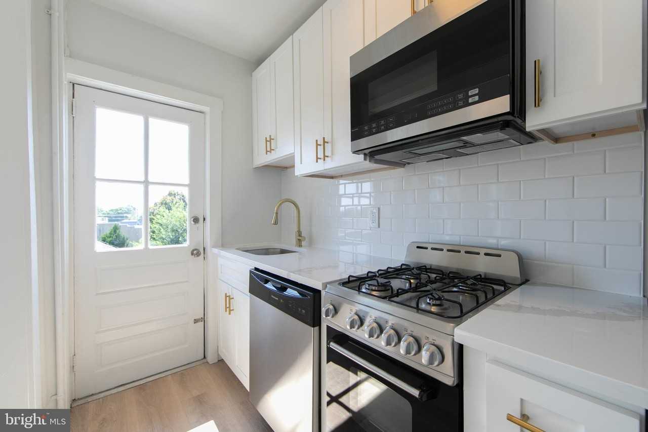 9 E Holly Ave #5 - Photo 6 of 34