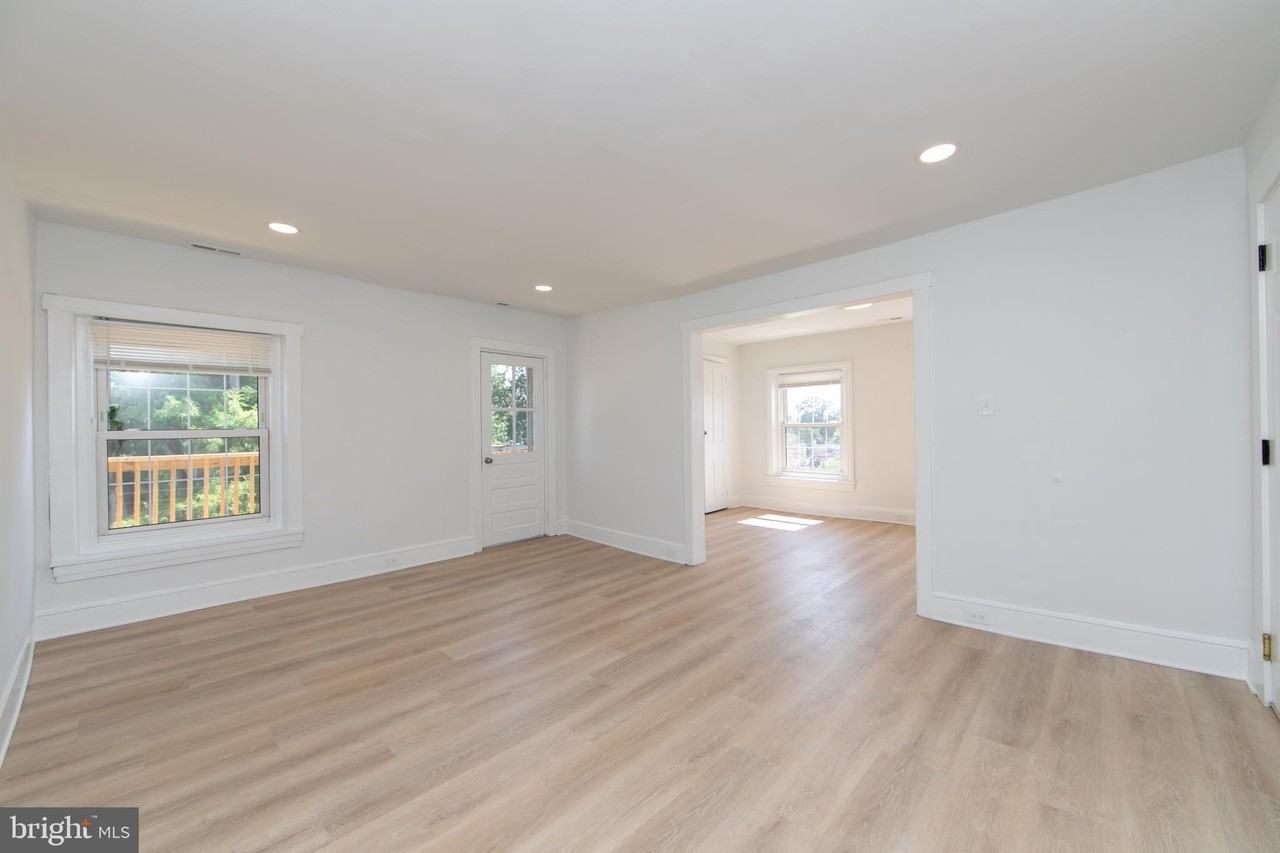 9 E Holly Ave #5 - Photo 7 of 34