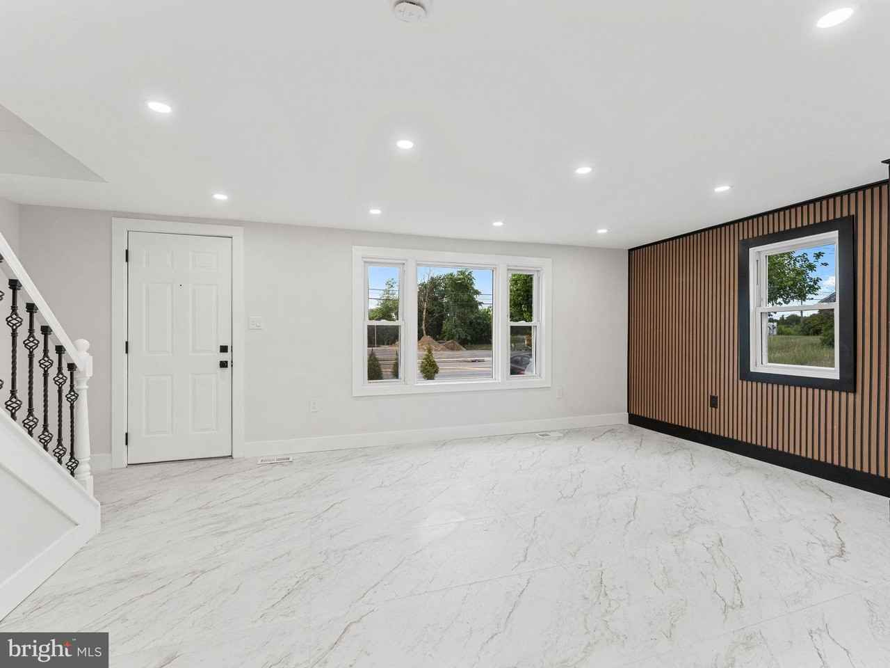 308 Delsea Dr - Photo 3 of 33