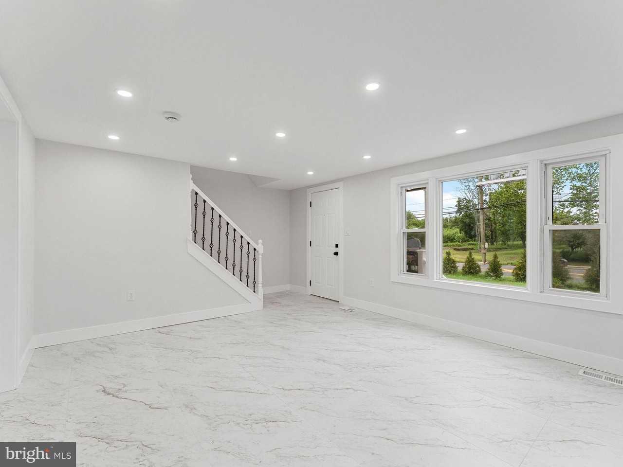 308 Delsea Dr - Photo 4 of 33