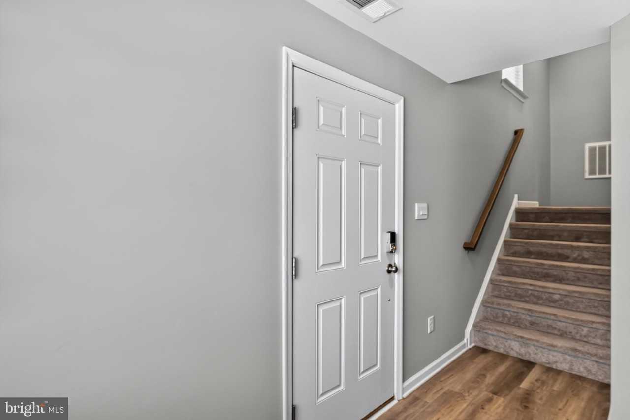 491 N Palace Dr - Photo 6 of 36