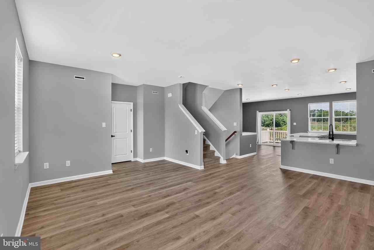 491 N Palace Dr - Photo 7 of 36