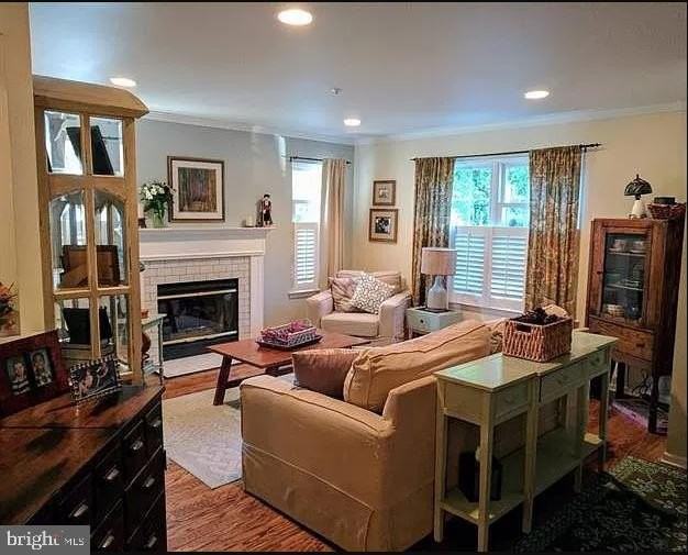 512 Brickhouse Rd - Photo 3 of 27