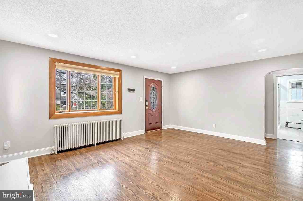 32 Cranbury Rd - Photo 6 of 22