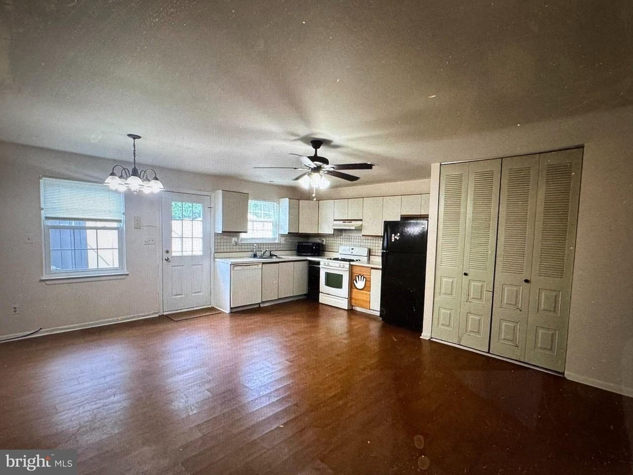 211 Gambocz Ct - Photo 3 of 23