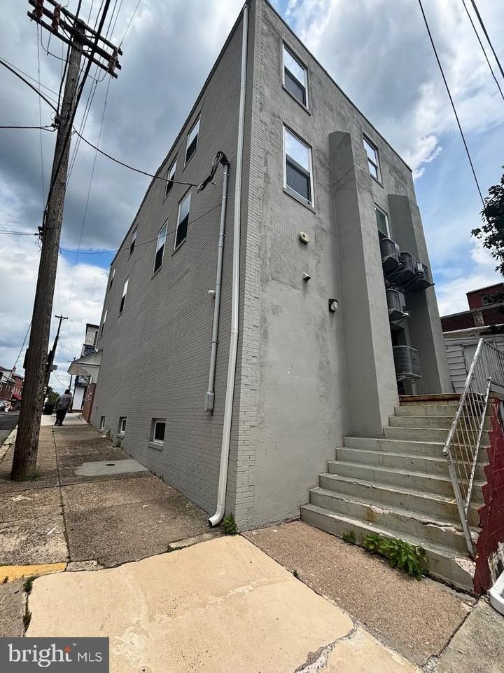 328 Mill St #2 - Photo 3 of 10