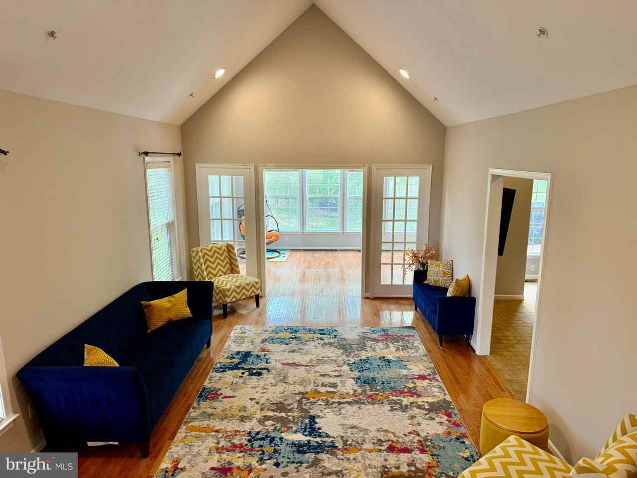 240 Torrey Pine Ct - Photo 4 of 44