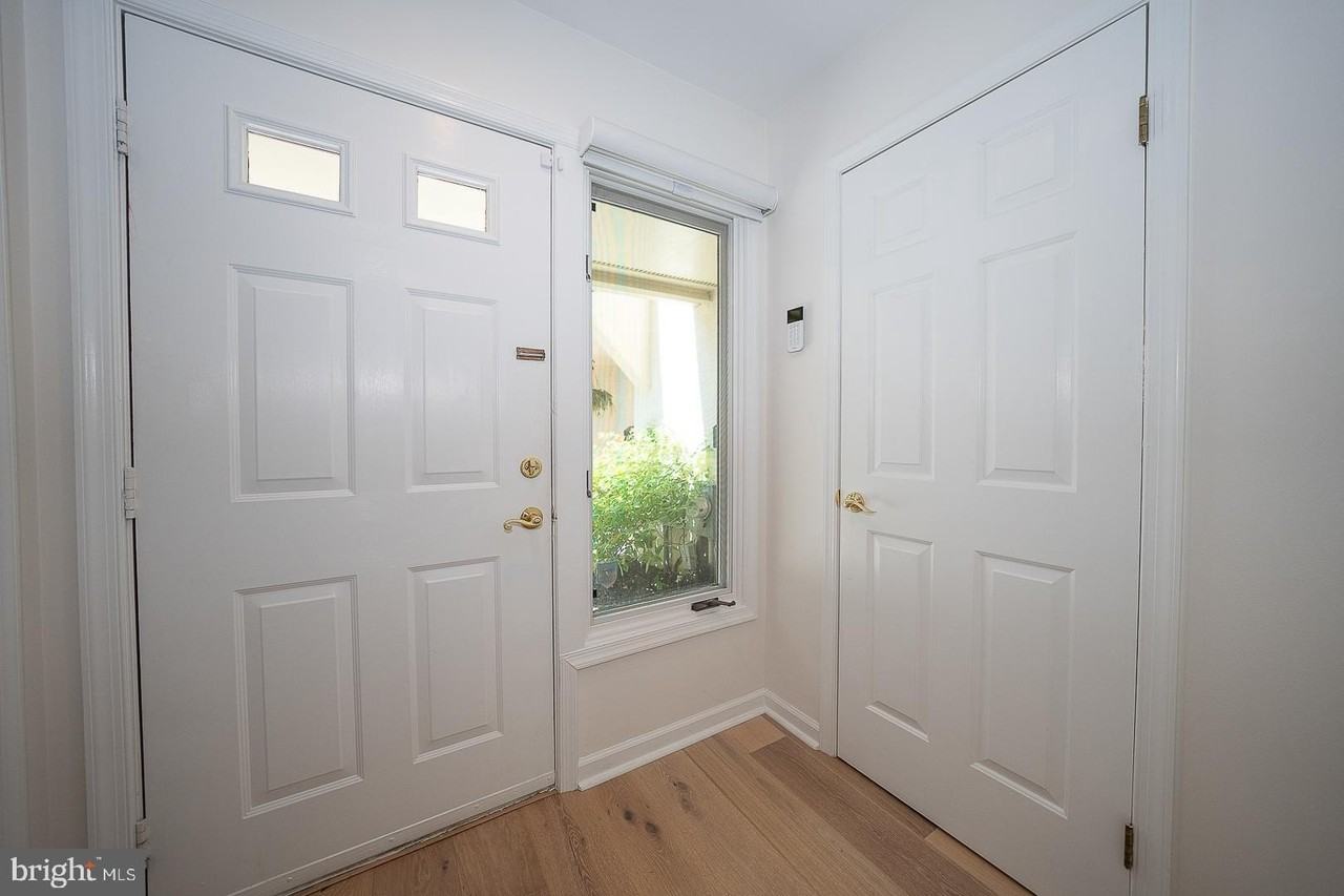 116 Montrose Ave #H - Photo 5 of 50