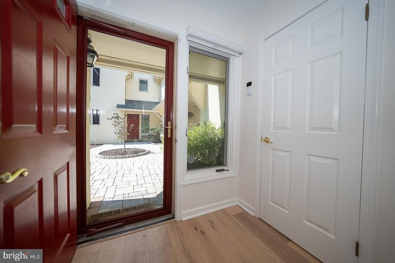 116 Montrose Ave #H - Photo 6 of 50