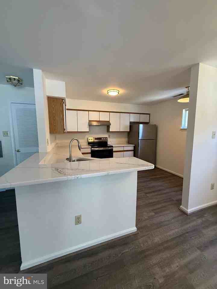 49 Bayberry Ct #49 - Photo 4 of 12