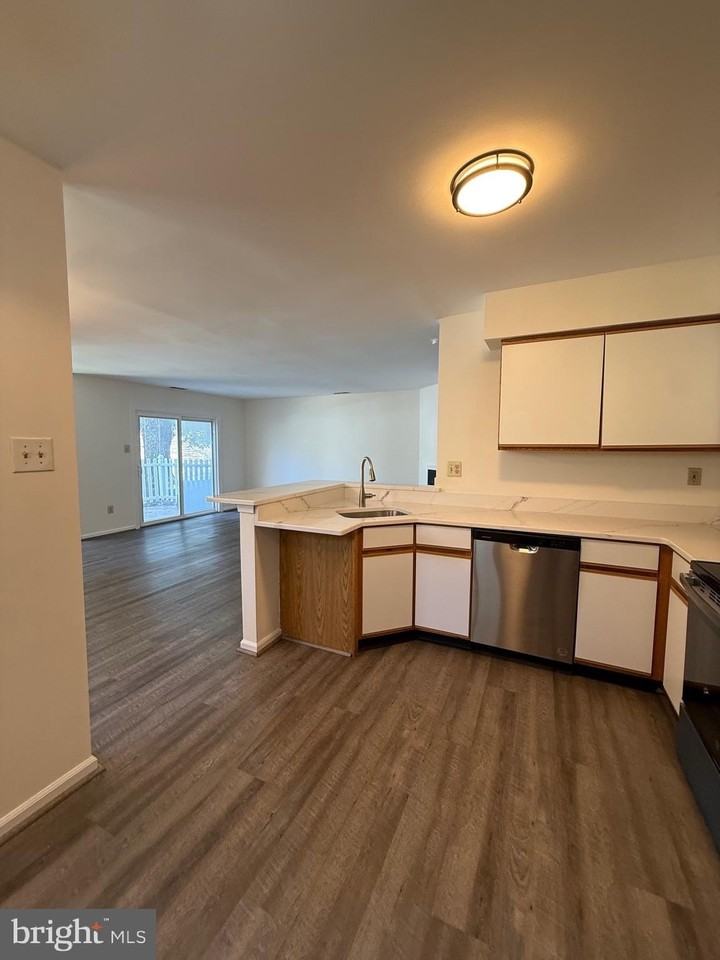 49 Bayberry Ct #49 - Photo 6 of 12