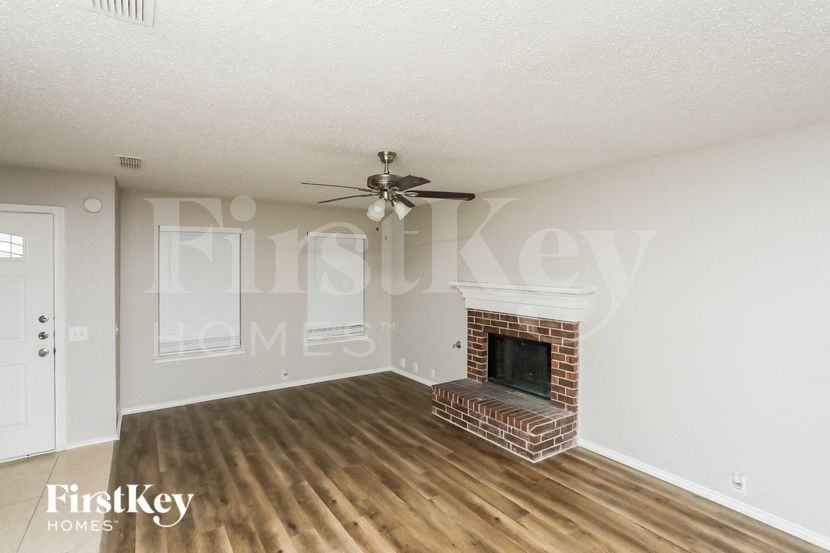119 Amber Ridge Dr - Photo 2 of 15