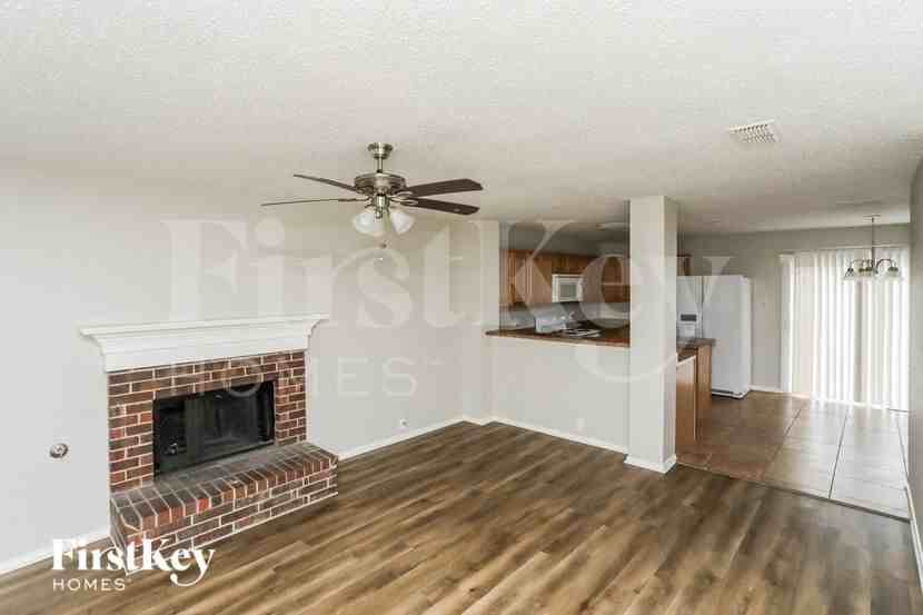 119 Amber Ridge Dr - Photo 3 of 15