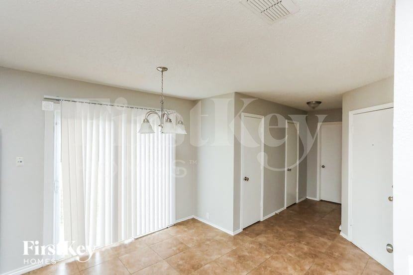 119 Amber Ridge Dr - Photo 4 of 15
