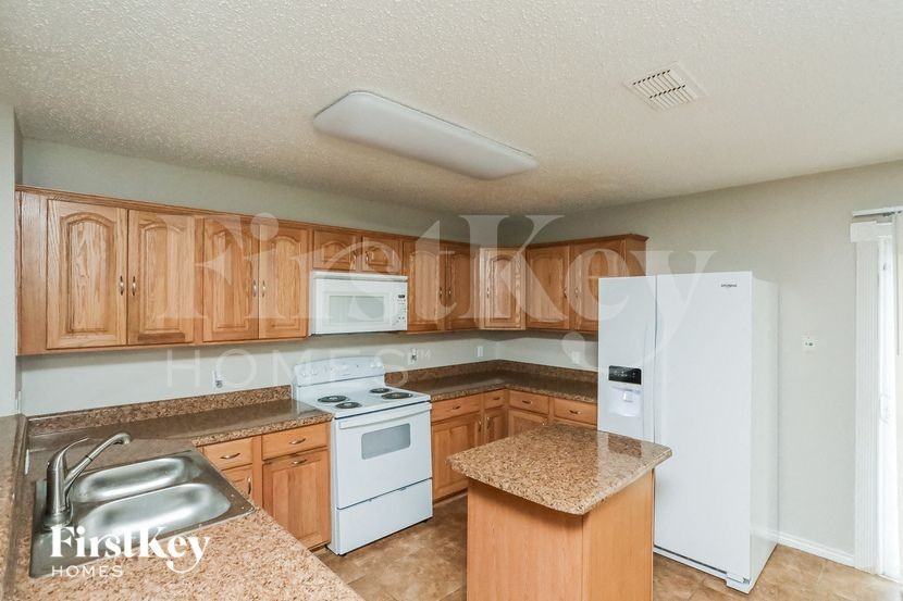 119 Amber Ridge Dr - Photo 5 of 15