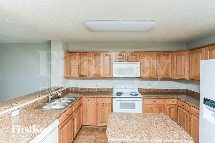 119 Amber Ridge Dr - Photo 6 of 15