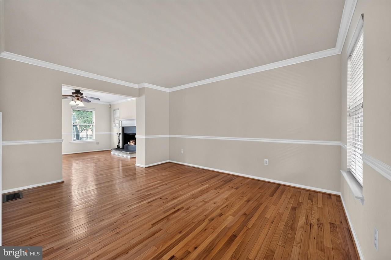 201 Pine Ave - Photo 6 of 30