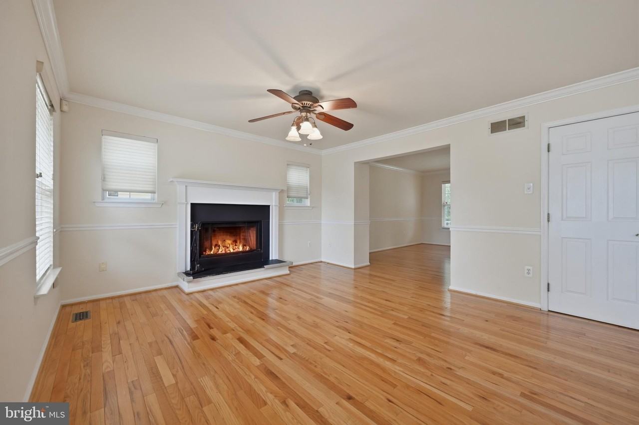 201 Pine Ave - Photo 7 of 30