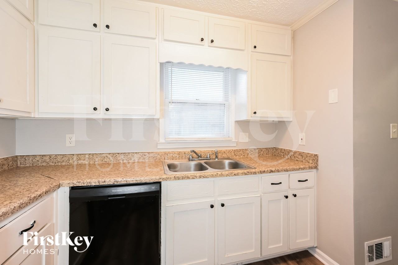 1023 Park Gate Pl - Photo 7 of 19