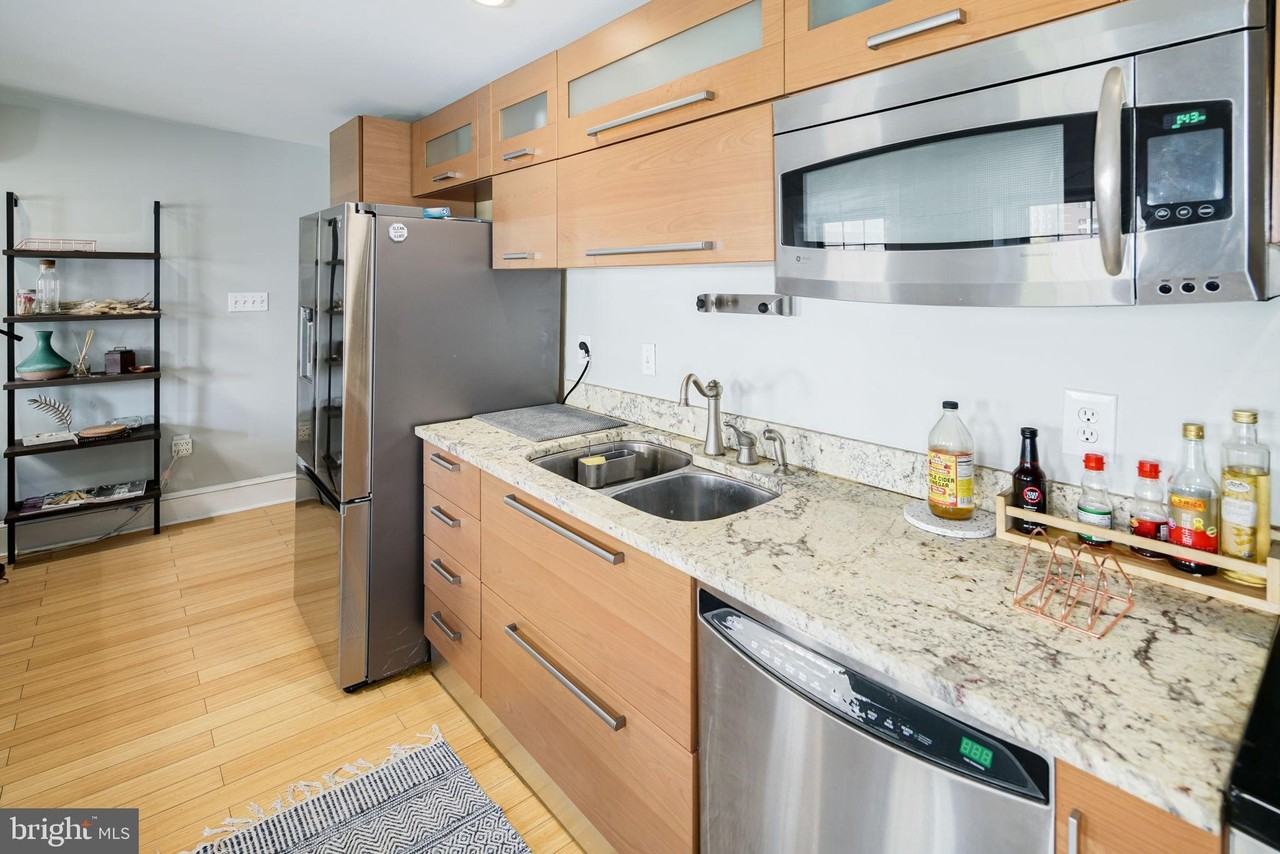 1514 Pine St #4F - Photo 7 of 13