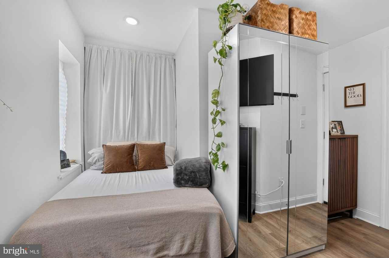 2046 E Huntingdon St #3R - Photo 3 of 13