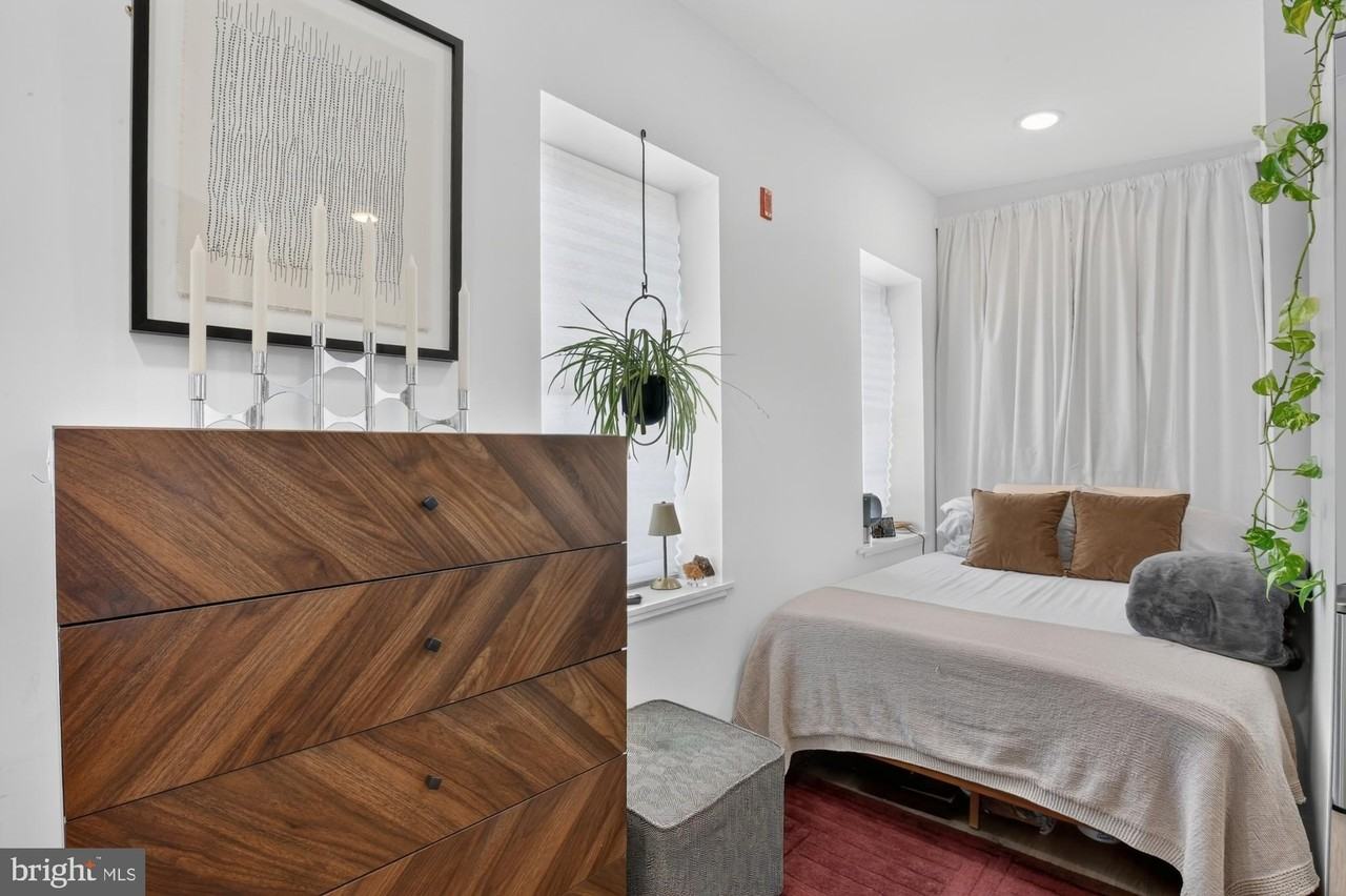 2046 E Huntingdon St #3R - Photo 4 of 13