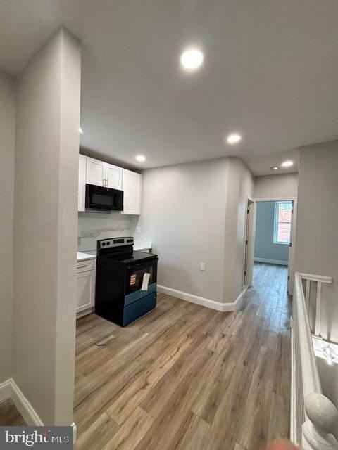 3346 N Howard St #2ndFL - Photo 3 of 10