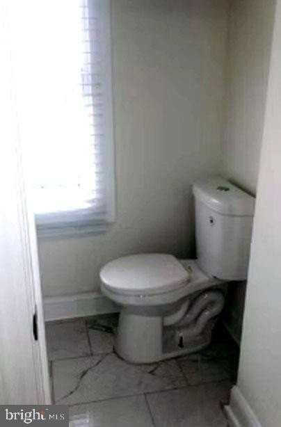 1228 N Myrtlewood St - Photo 7 of 10
