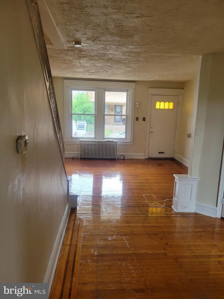 4911 N Franklin St - Photo 2 of 6