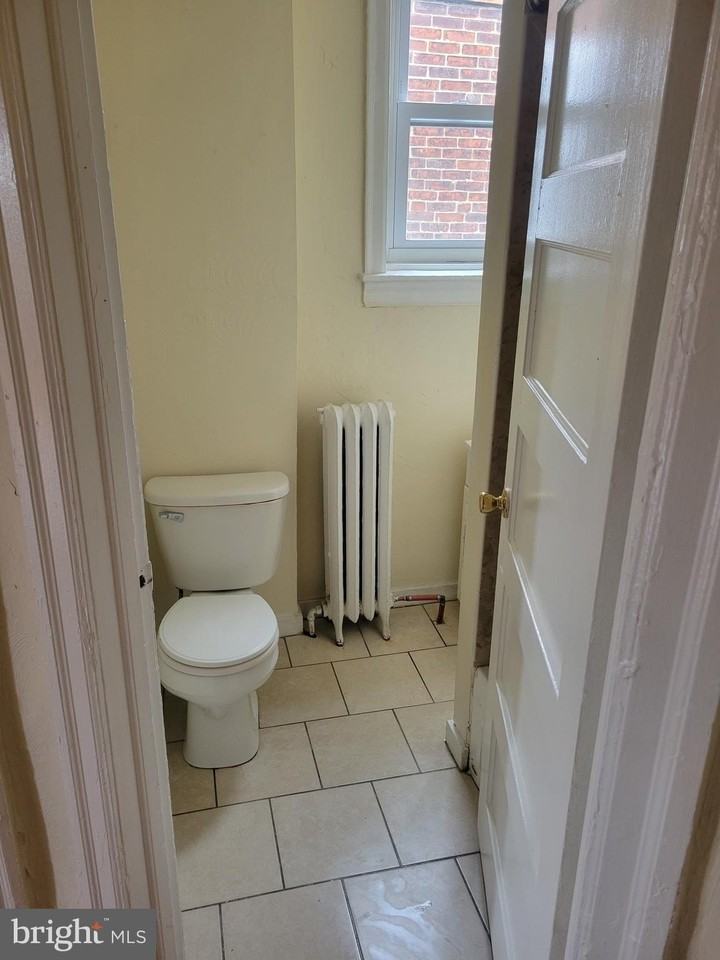 4911 N Franklin St - Photo 4 of 6