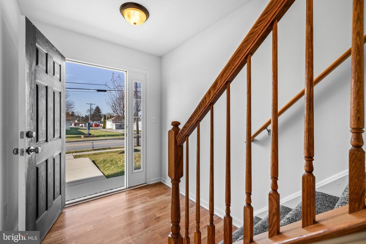 40 Mustang Dr - Photo 2 of 36