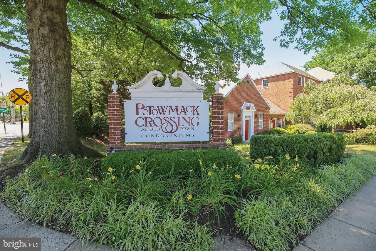 1812 W Abingdon Dr #202 - Photo 2 of 27