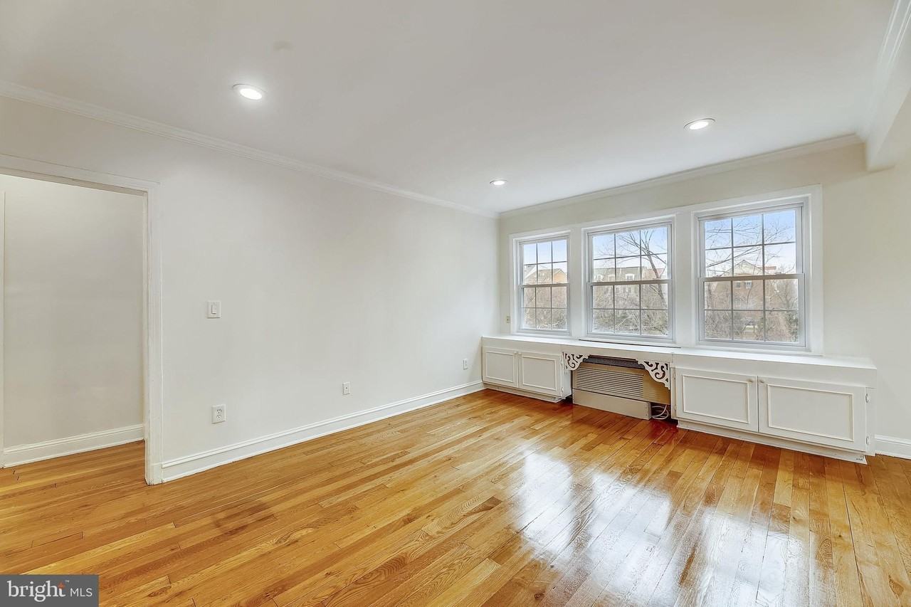 1812 W Abingdon Dr #202 - Photo 6 of 27