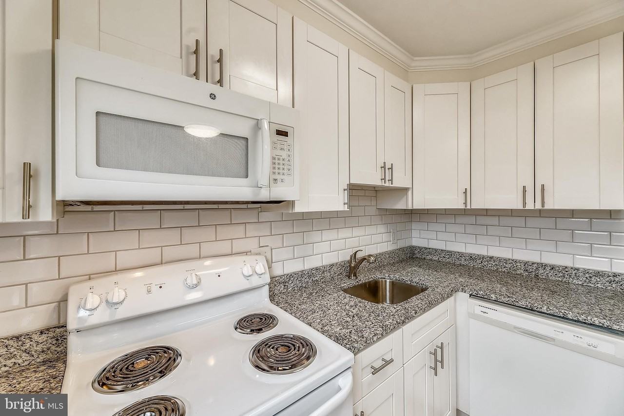1812 W Abingdon Dr #202 - Photo 7 of 27