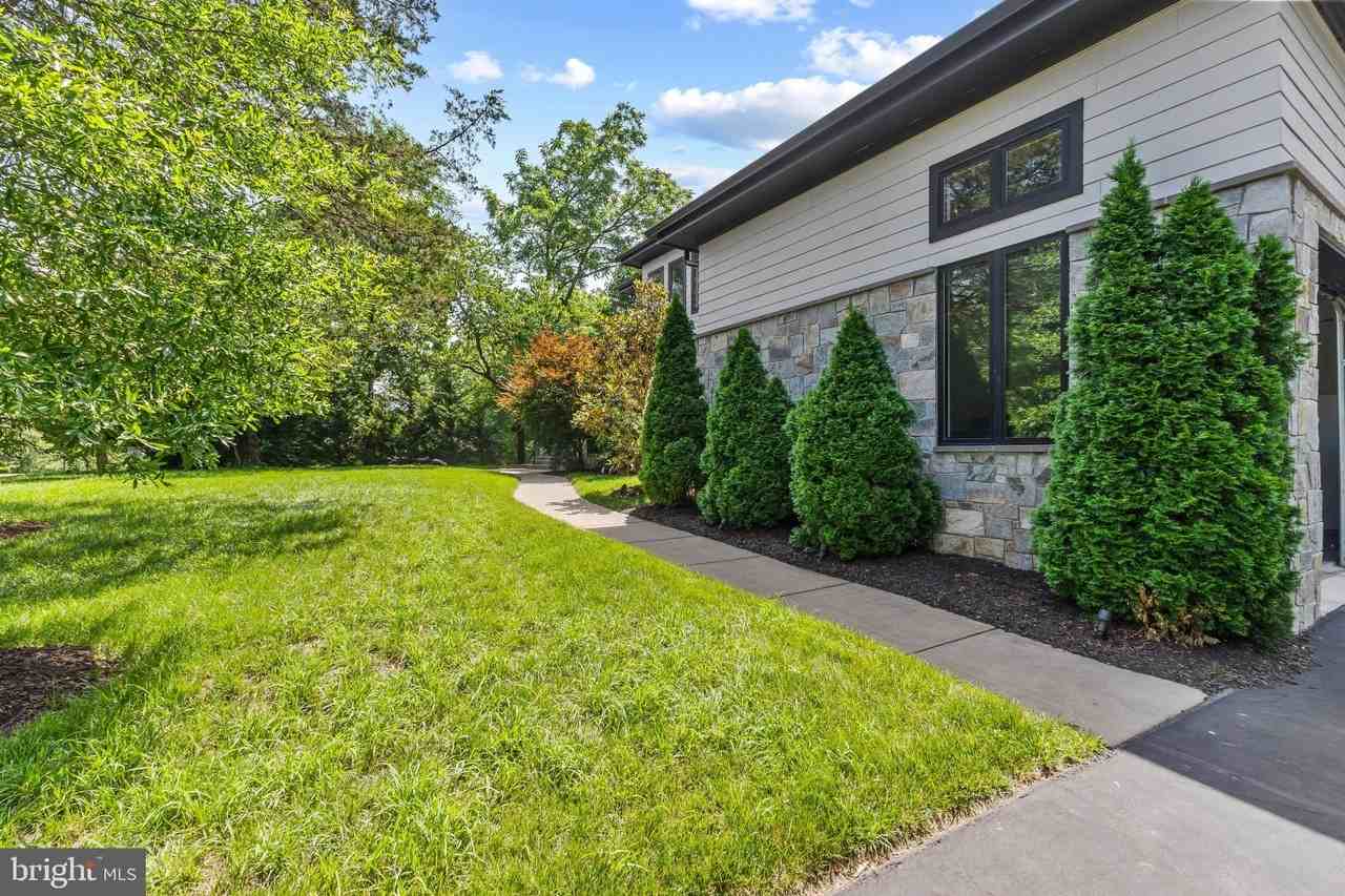 1513 Oakview Dr - Photo 5 of 50