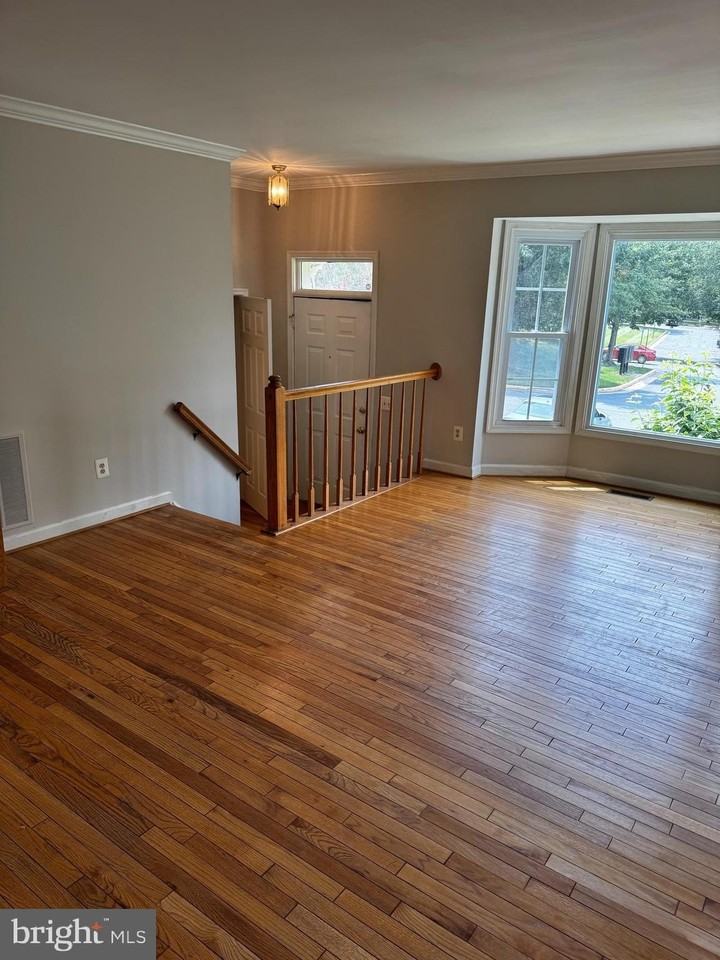 3706 Farmland Dr - Photo 4 of 12