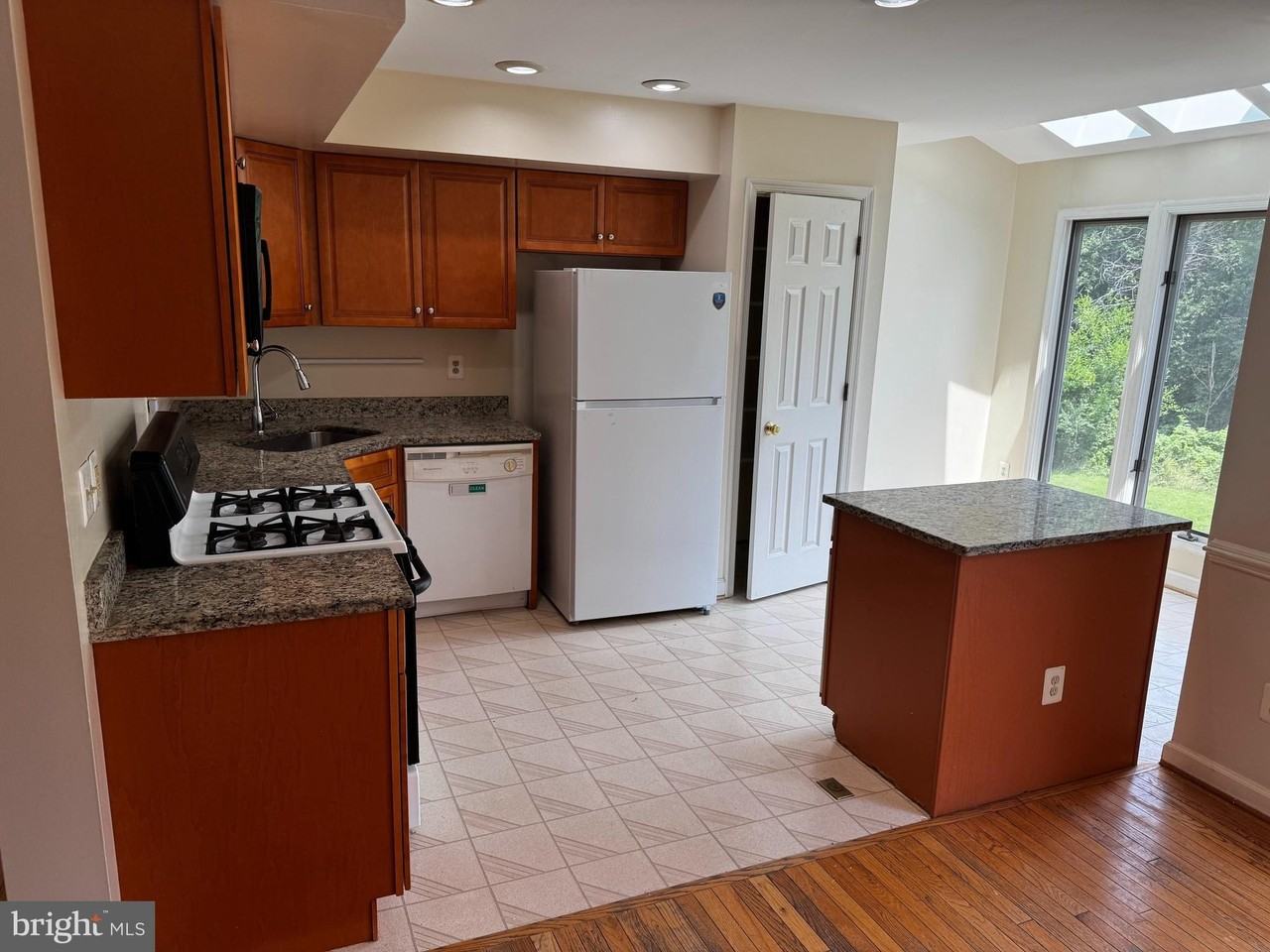 3706 Farmland Dr - Photo 6 of 12