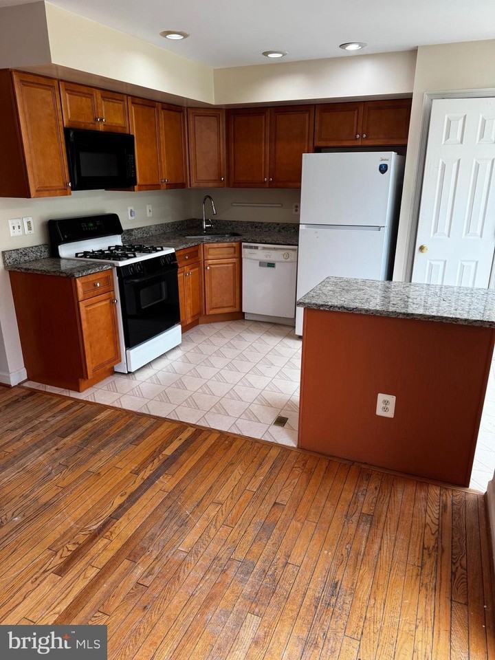 3706 Farmland Dr - Photo 7 of 12
